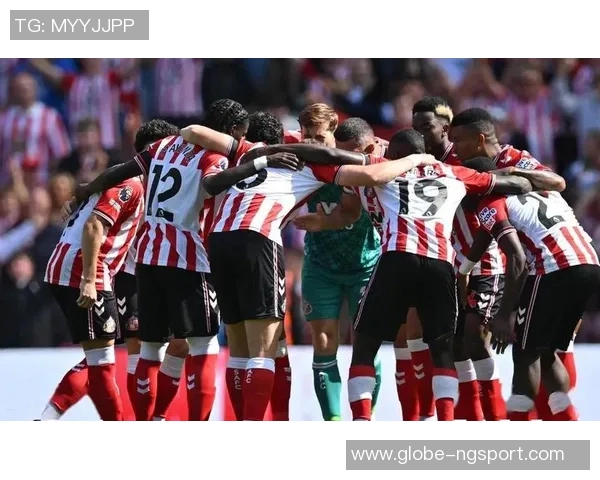 英超最新动态曼联保持不败冲击前列阿森纳稳居榜首领先曼城两分