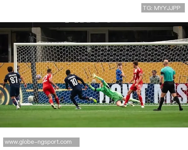 拜仁官方宣布17岁中卫基亚拉首秀受伤将缺阵数月